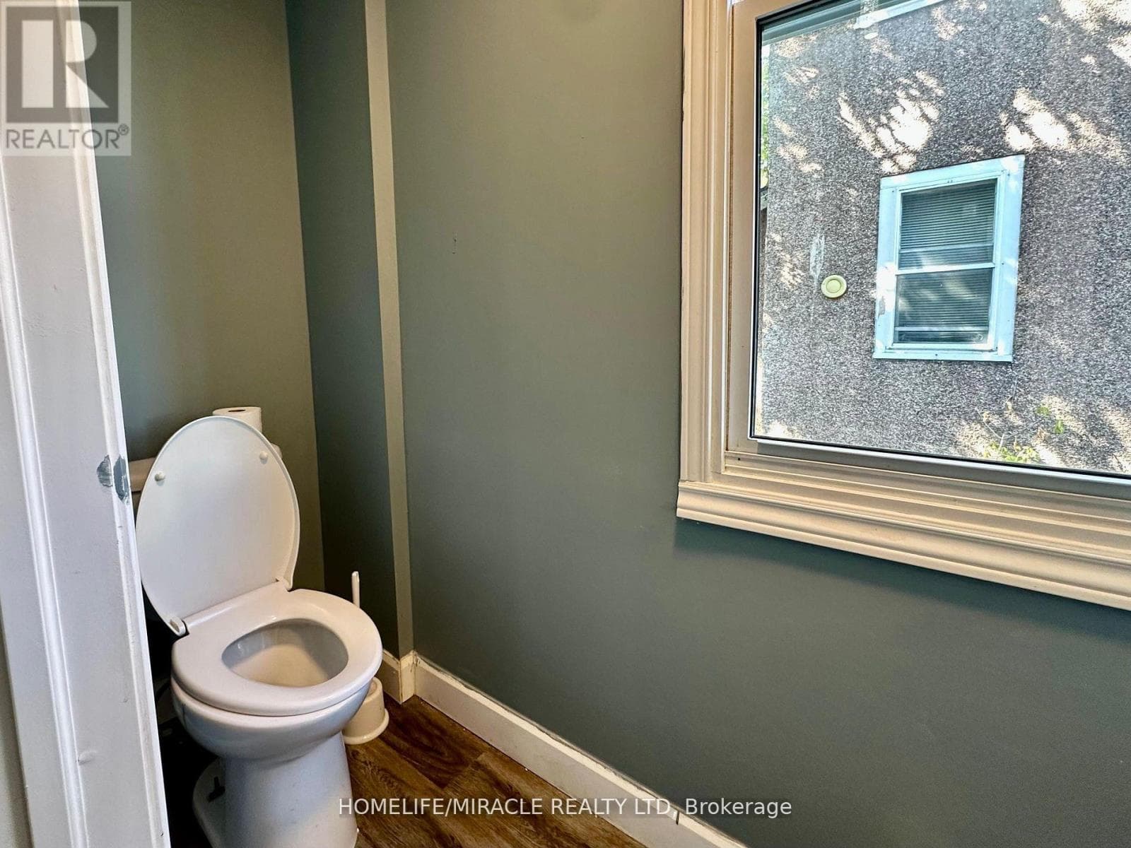 Single Family at 175 Burgar Street, Welland (Welland Downtown), Ontario - Photo 6 - RE/MAX Garden City Realty