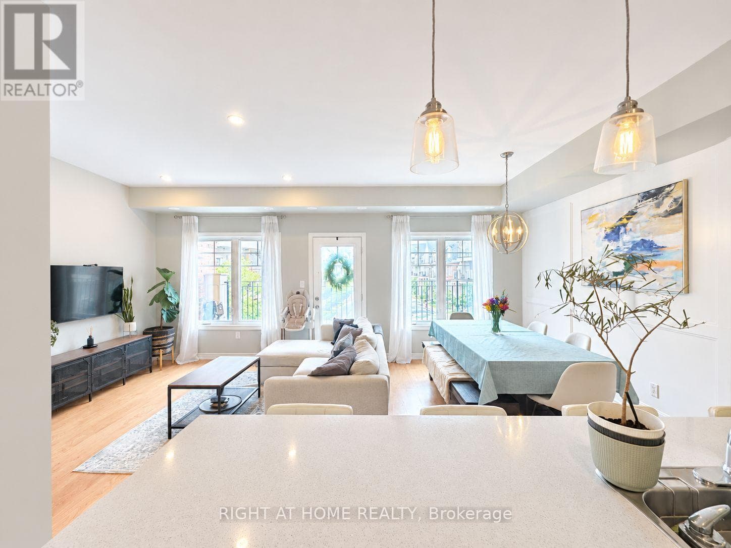 Single Family at 40-03- 2420 Baronwood Drive, Oakville (WM Westmount), Ontario - Photo 5 - RE/MAX Garden City Realty