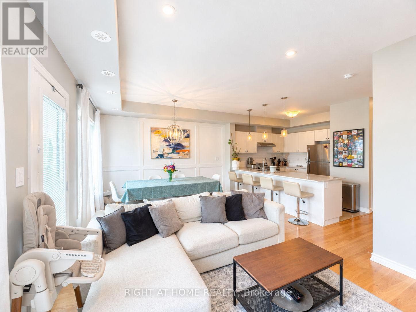 Single Family at 40-03- 2420 Baronwood Drive, Oakville (WM Westmount), Ontario - Photo 7 - RE/MAX Garden City Realty