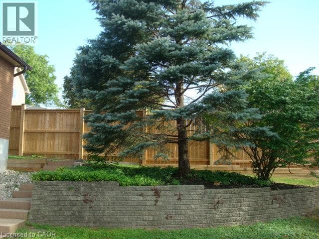 Single Family at 126 AVONDALE Road, Cambridge, Ontario - Photo 5 - RE/MAX Garden City Realty