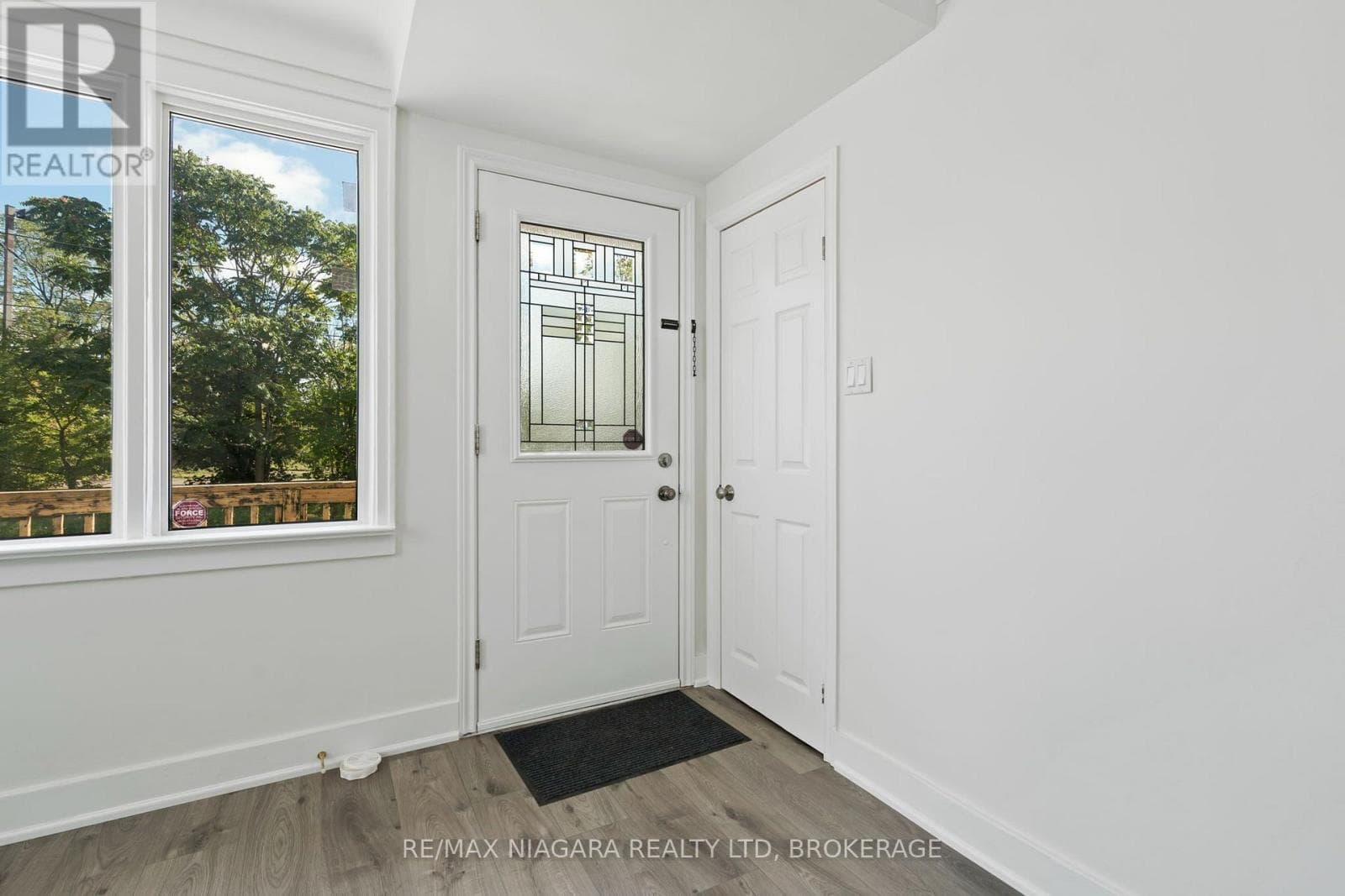 Single Family at 9 Prince Street, St. Catharines (E. Chester), Ontario - Photo 3 - RE/MAX Garden City Realty