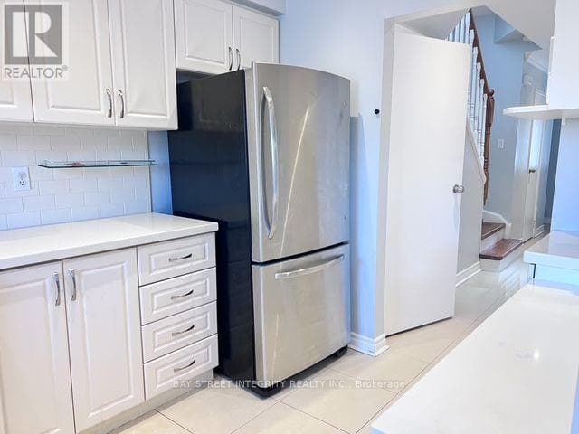 Single Family at 22 Dunbar Crescent, Markham (Milliken Mills East), Ontario - Photo 8 - RE/MAX Garden City Realty