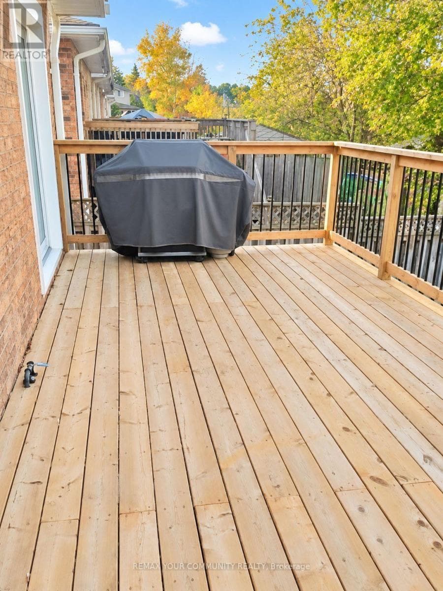 Single Family at Upper- 14 Newlands Avenue, Georgina (Keswick South), Ontario - Photo 9 - RE/MAX Garden City Realty