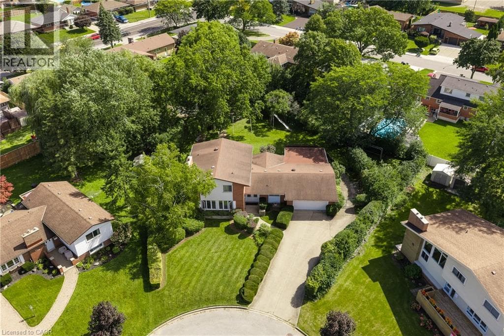 Single Family at 3546 ETON Crescent, Niagara Falls, Ontario - Photo 6 - RE/MAX Garden City Realty