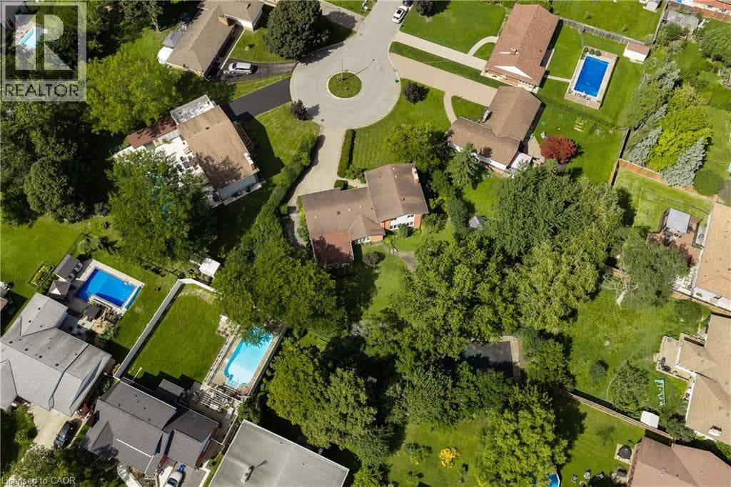 Single Family at 3546 ETON Crescent, Niagara Falls, Ontario - Photo 7 - RE/MAX Garden City Realty