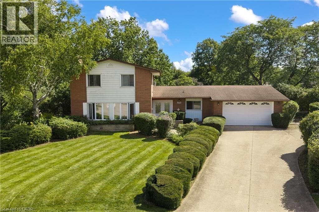 Single Family at 3546 ETON Crescent, Niagara Falls, Ontario - Photo 2 - RE/MAX Garden City Realty