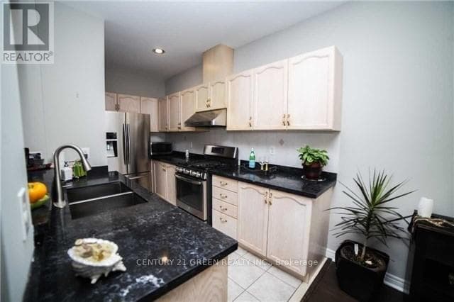 Single Family at 3355 Fountain Park Avenue, Mississauga (Churchill Meadows), Ontario - Photo 6 - RE/MAX Garden City Realty