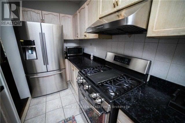 Single Family at 3355 Fountain Park Avenue, Mississauga (Churchill Meadows), Ontario - Photo 7 - RE/MAX Garden City Realty