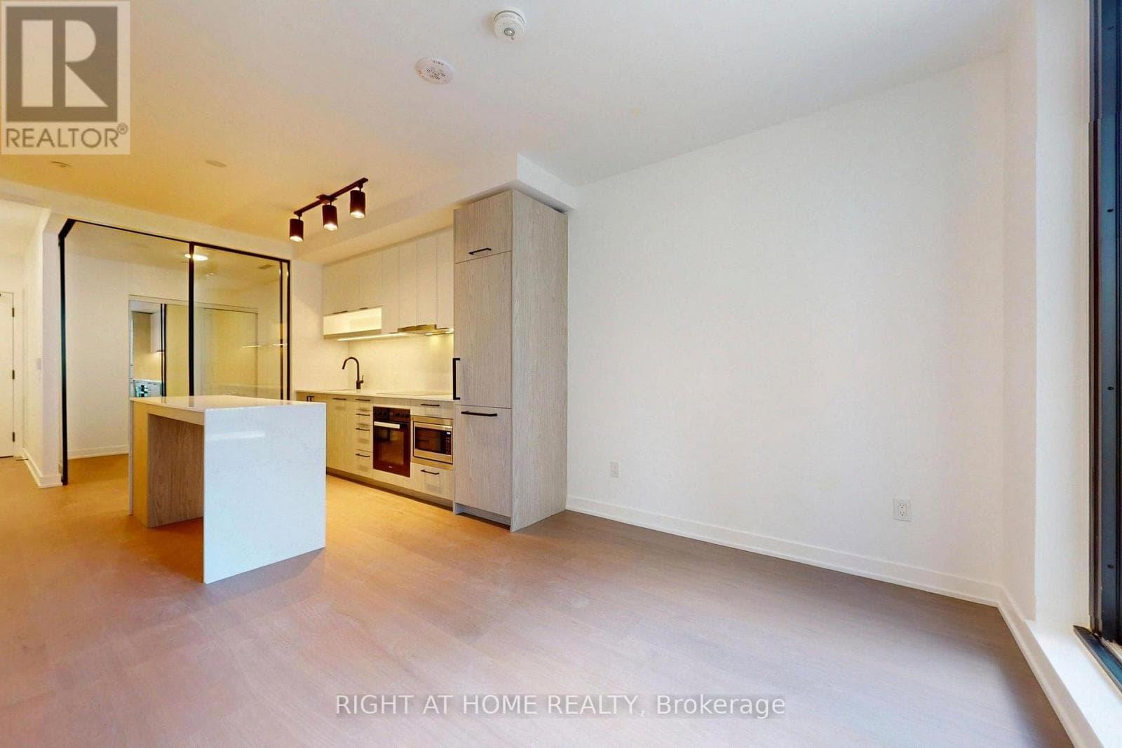 Single Family at 837- 91 Montclair Avenue, Toronto (Forest Hill South), Ontario - Photo 9 - RE/MAX Garden City Realty