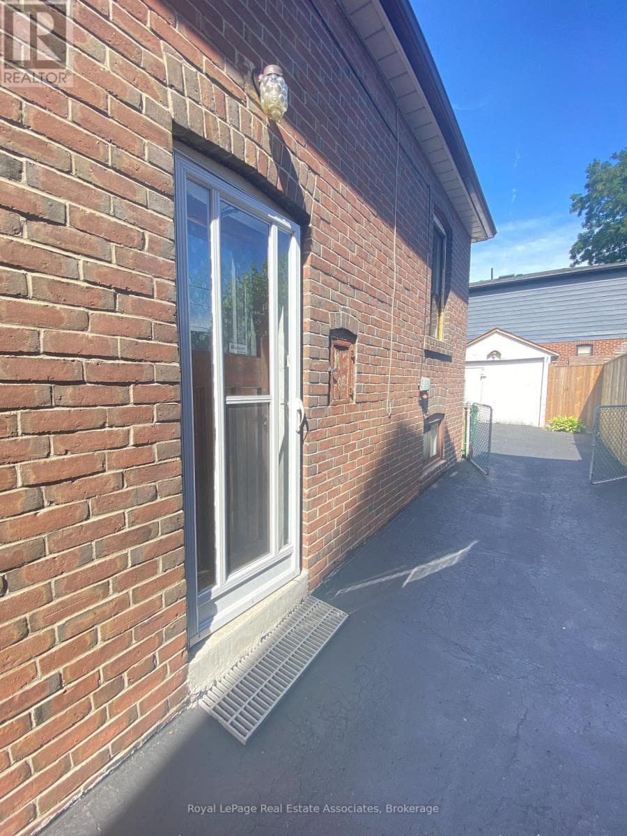 Single Family at Lower- 97 Oak Park Avenue, Toronto (Woodbine-Lumsden), Ontario - Photo 2 - RE/MAX Garden City Realty
