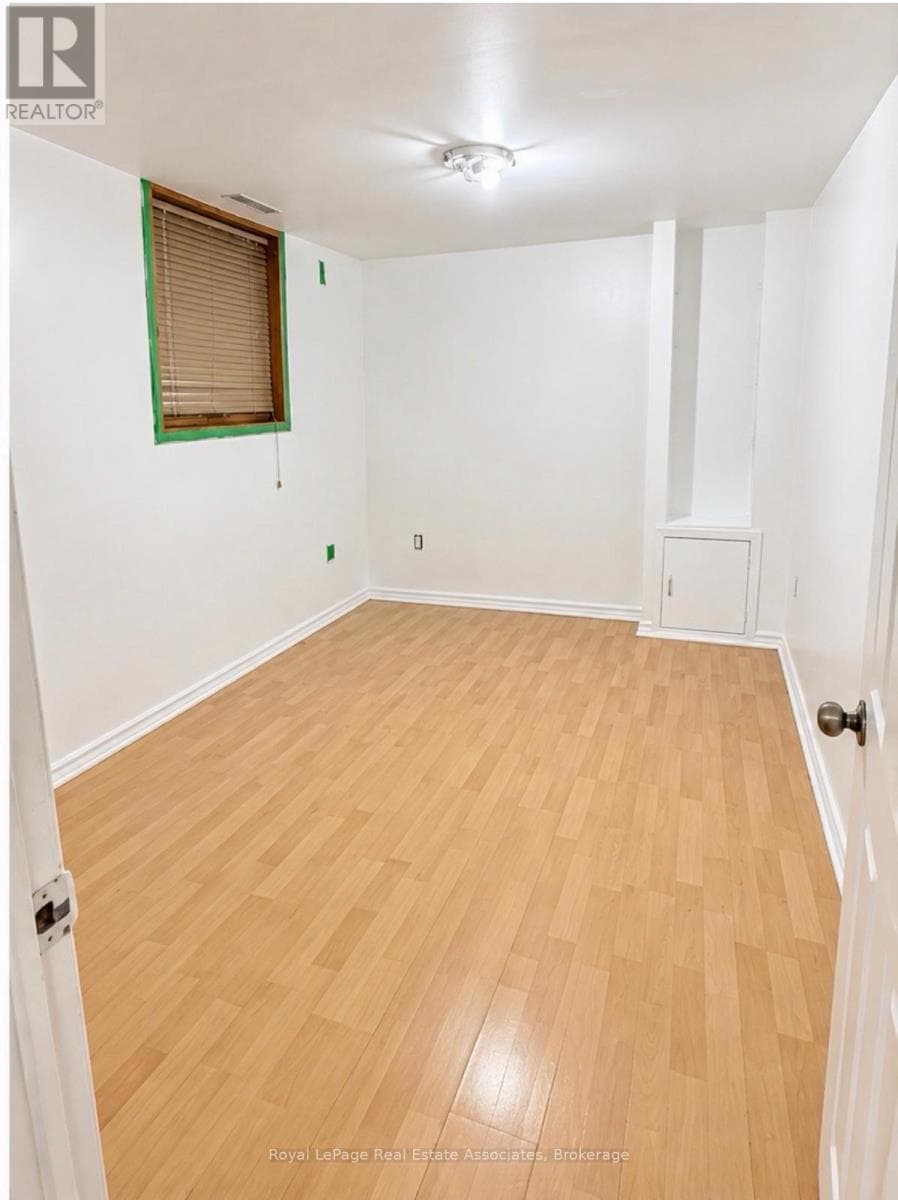 Single Family at Lower- 97 Oak Park Avenue, Toronto (Woodbine-Lumsden), Ontario - Photo 5 - RE/MAX Garden City Realty