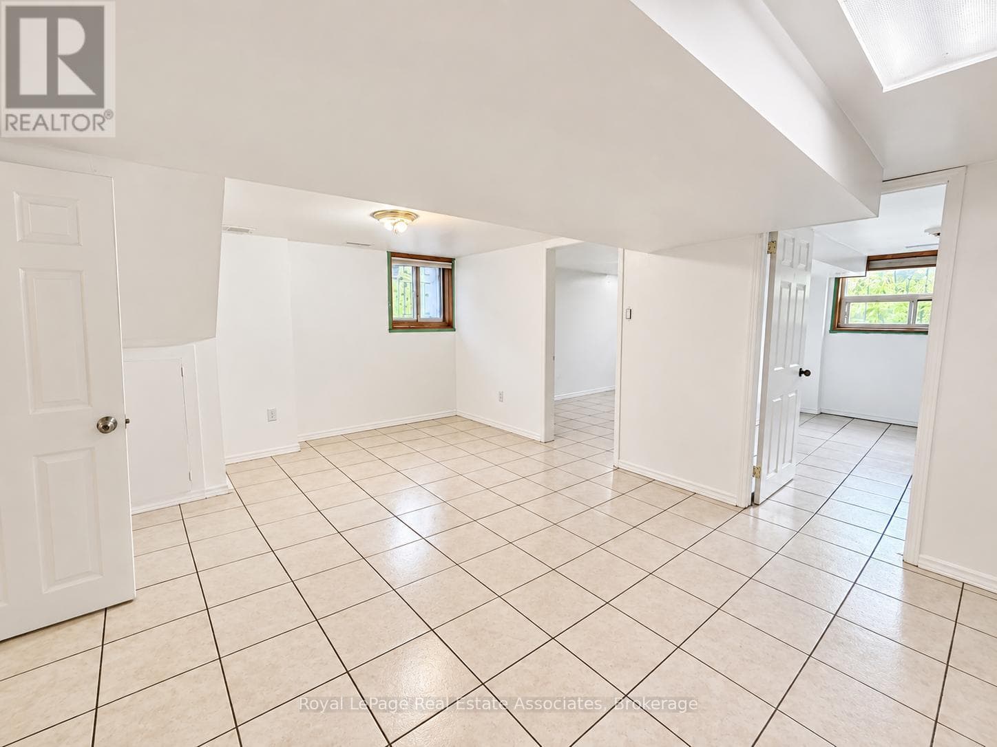 Single Family at Lower- 97 Oak Park Avenue, Toronto (Woodbine-Lumsden), Ontario - Photo 7 - RE/MAX Garden City Realty