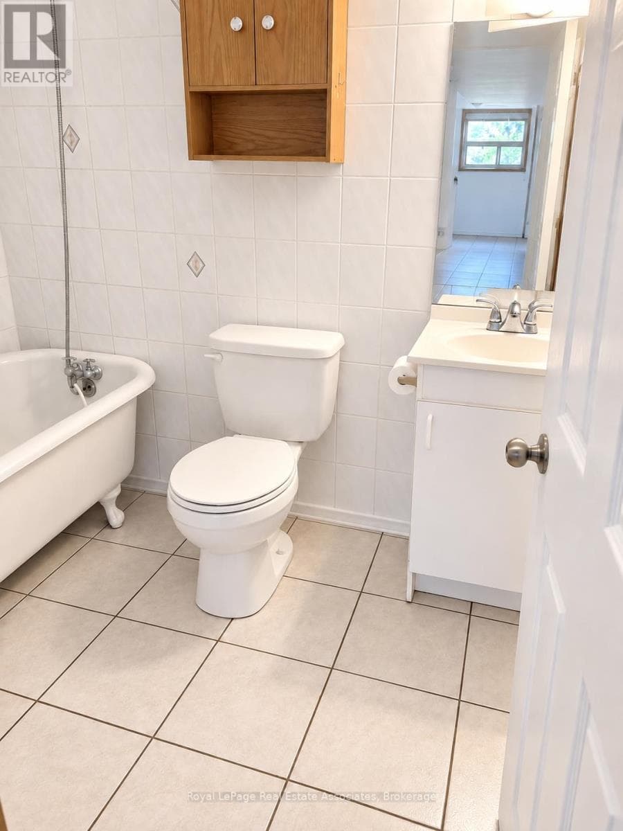 Single Family at Lower- 97 Oak Park Avenue, Toronto (Woodbine-Lumsden), Ontario - Photo 8 - RE/MAX Garden City Realty