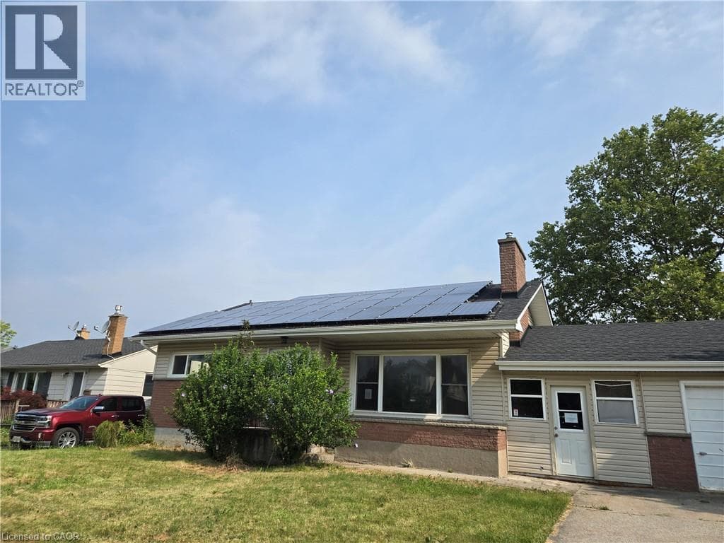 Single Family at 16 BRODERICK Avenue, Thorold, Ontario - Photo 2 - RE/MAX Garden City Realty