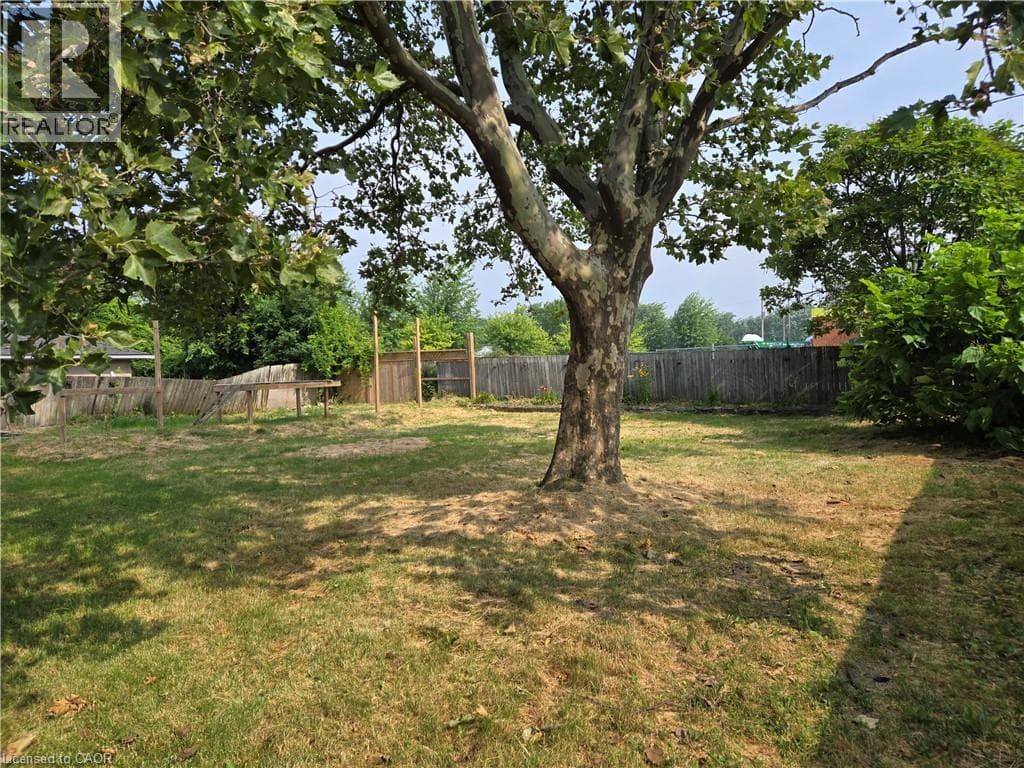 Single Family at 16 BRODERICK Avenue, Thorold, Ontario - Photo 3 - RE/MAX Garden City Realty