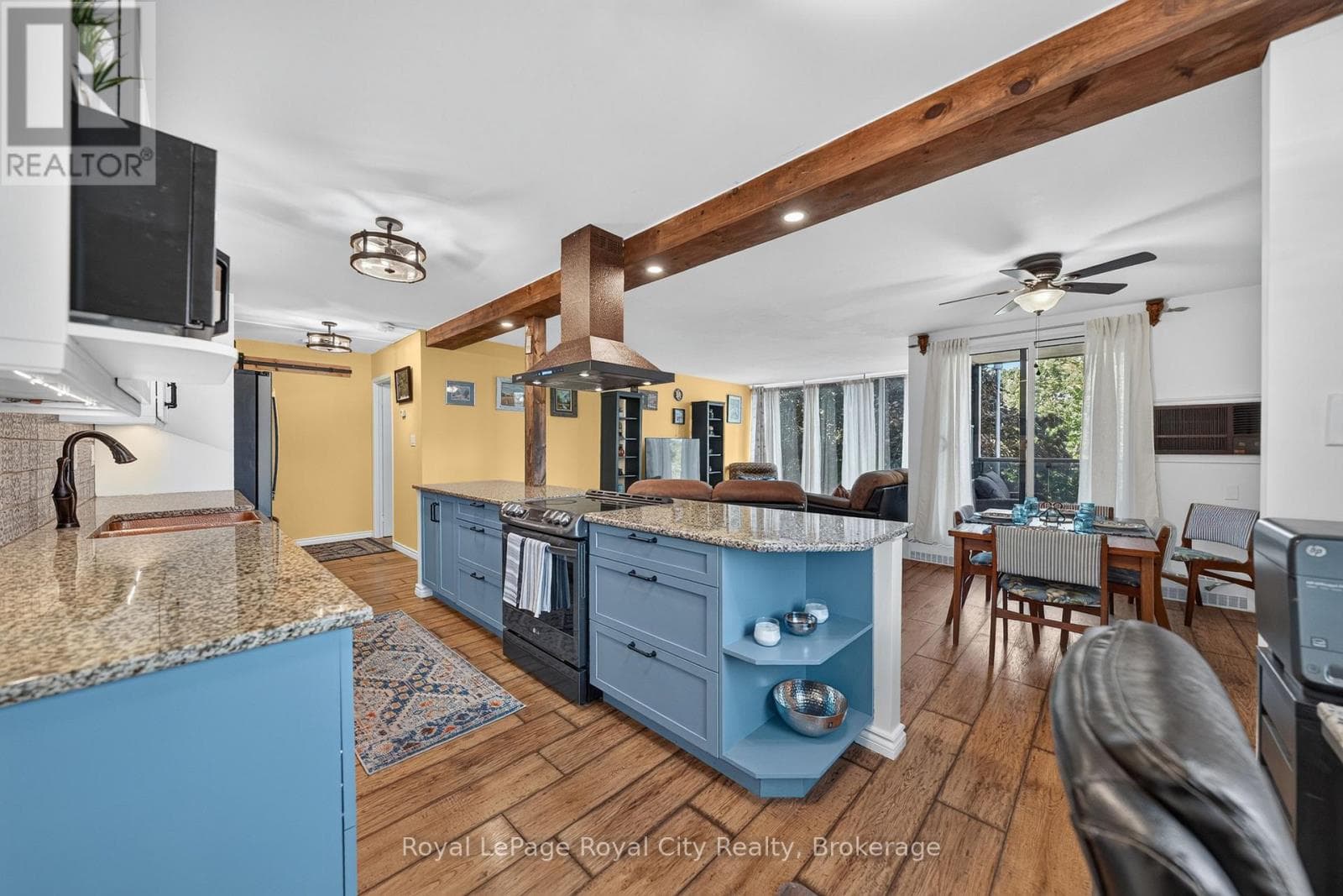 206- 19 Woodlawn Road