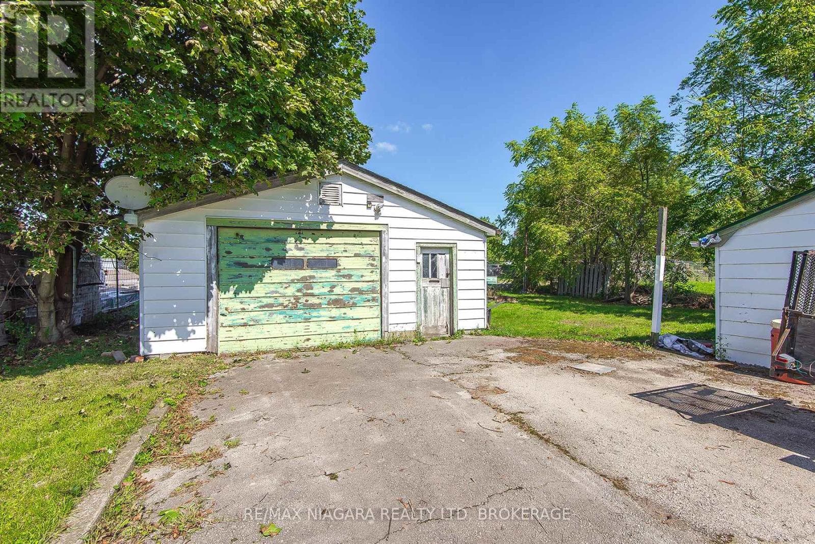 Single Family at 220 Fraser Street, Port Colborne (Killaly East), Ontario - Photo 5 - RE/MAX Garden City Realty