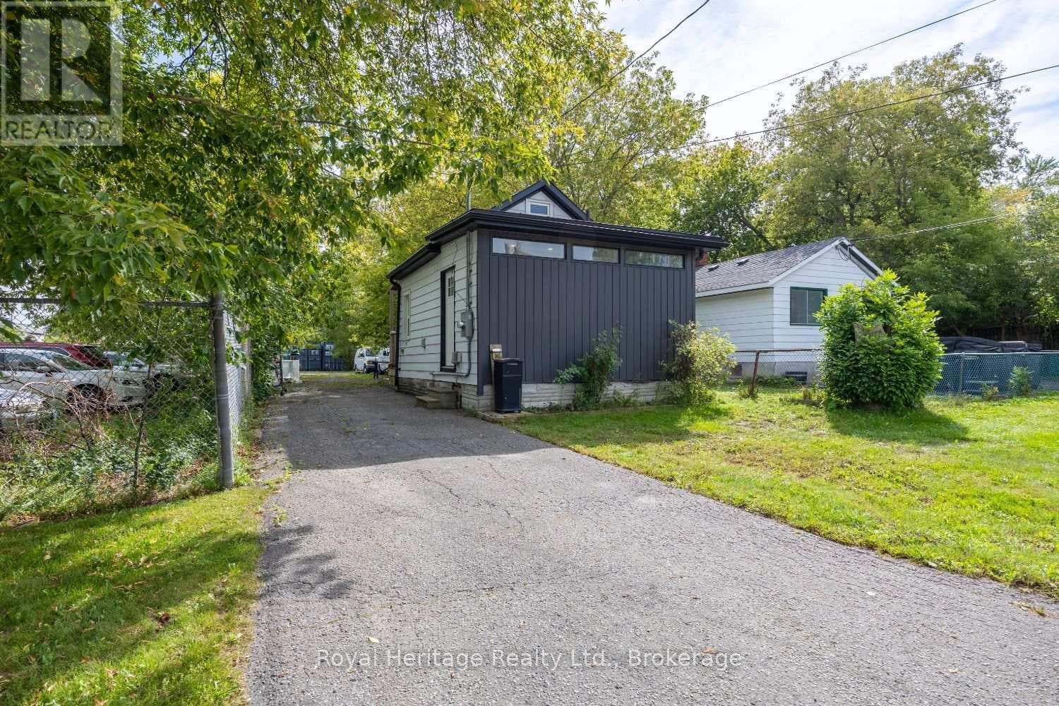 203 Valencia Road