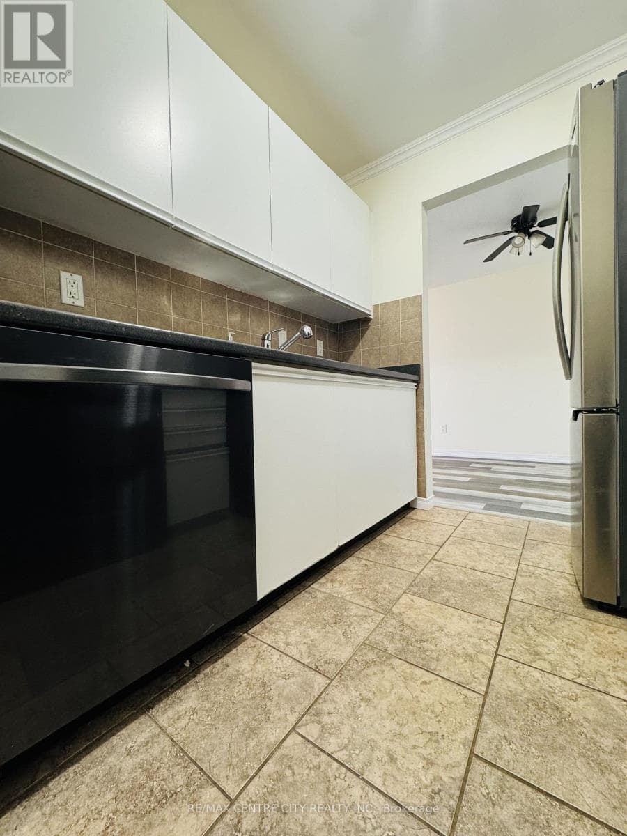 Single Family at 111- 148 Conway Drive, London South (South X), Ontario - Photo 6 - RE/MAX Garden City Realty