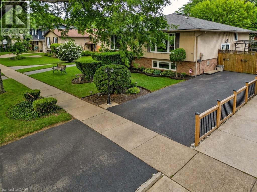 14 WOODEDEN Road