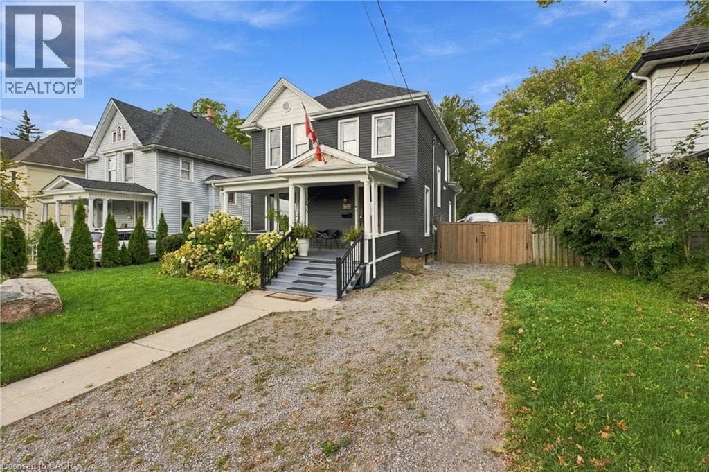 Single Family at 4895 CRYSLER Avenue, Niagara Falls, Ontario - Photo 2 - RE/MAX Garden City Realty