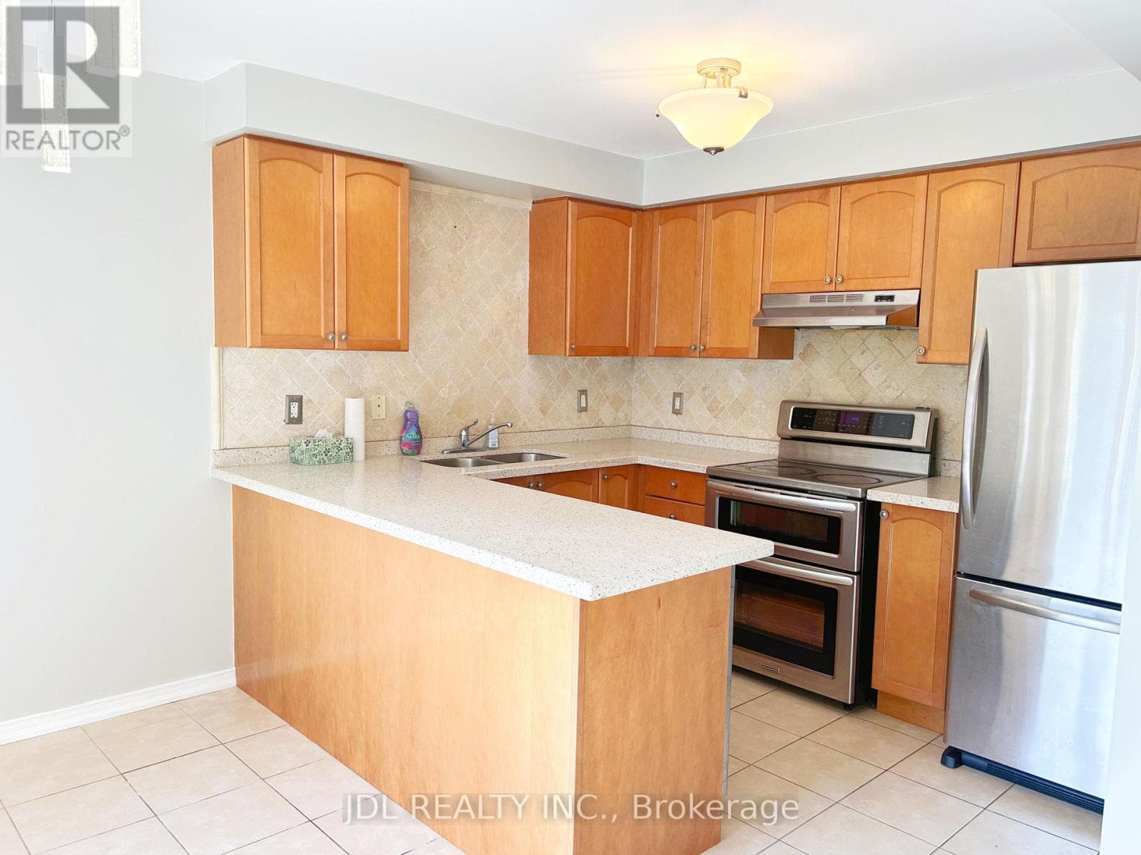 Single Family at 15 Maffey Crescent, Richmond Hill (Westbrook), Ontario - Photo 5 - RE/MAX Garden City Realty