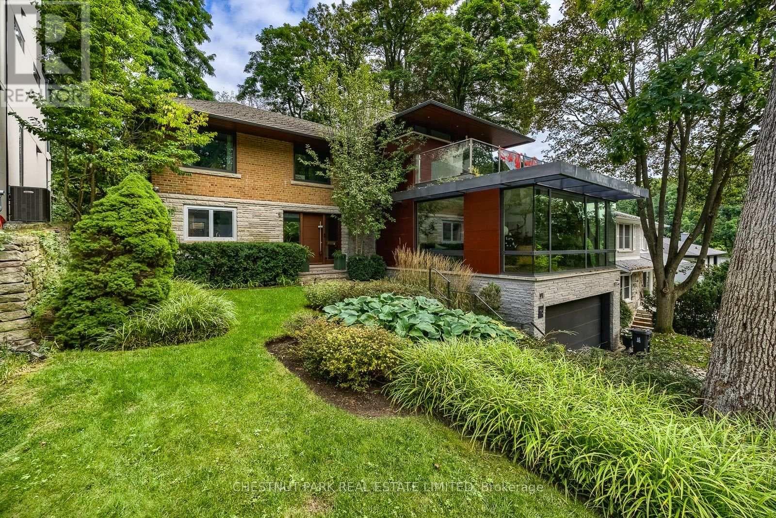 16 Fallingbrook Wood