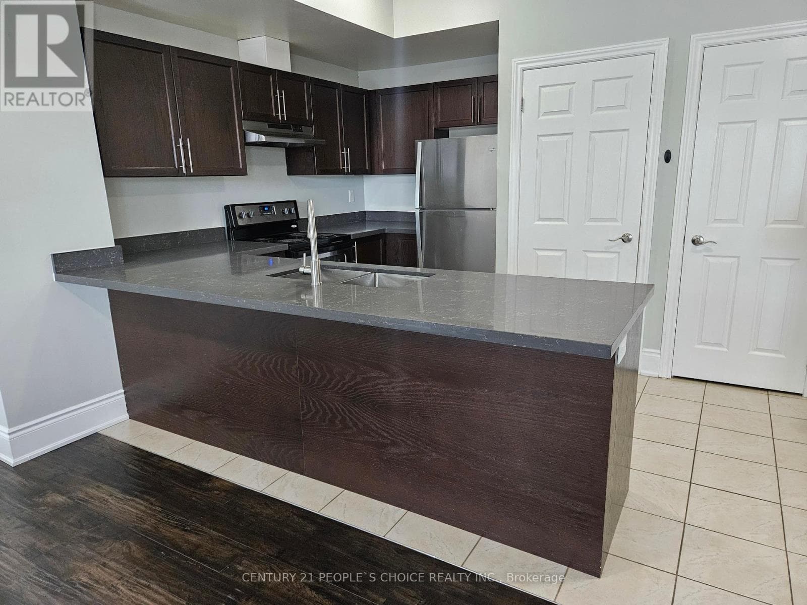 Single Family at 28-04- 2420 Baronwood Drive, Oakville (WM Westmount), Ontario - Photo 3 - RE/MAX Garden City Realty