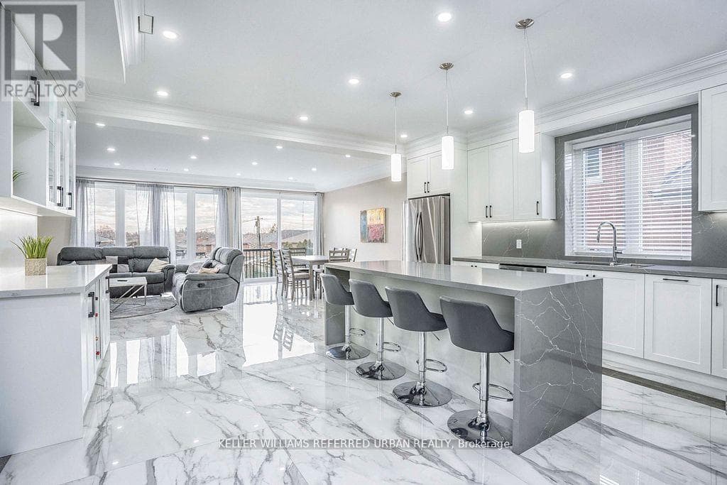 83 Floral Parkway