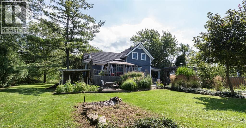 Single Family at 2996 NINTH Street, Lincoln, Ontario - Photo 3 - RE/MAX Garden City Realty