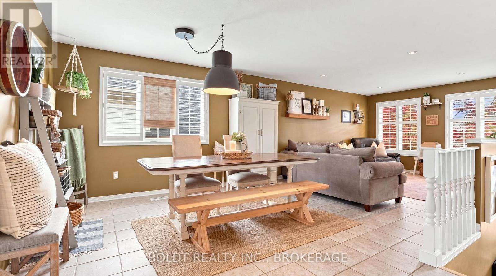 Single Family at 4 Mason Drive, Pelham (Fonthill), Ontario - Photo 7 - RE/MAX Garden City Realty