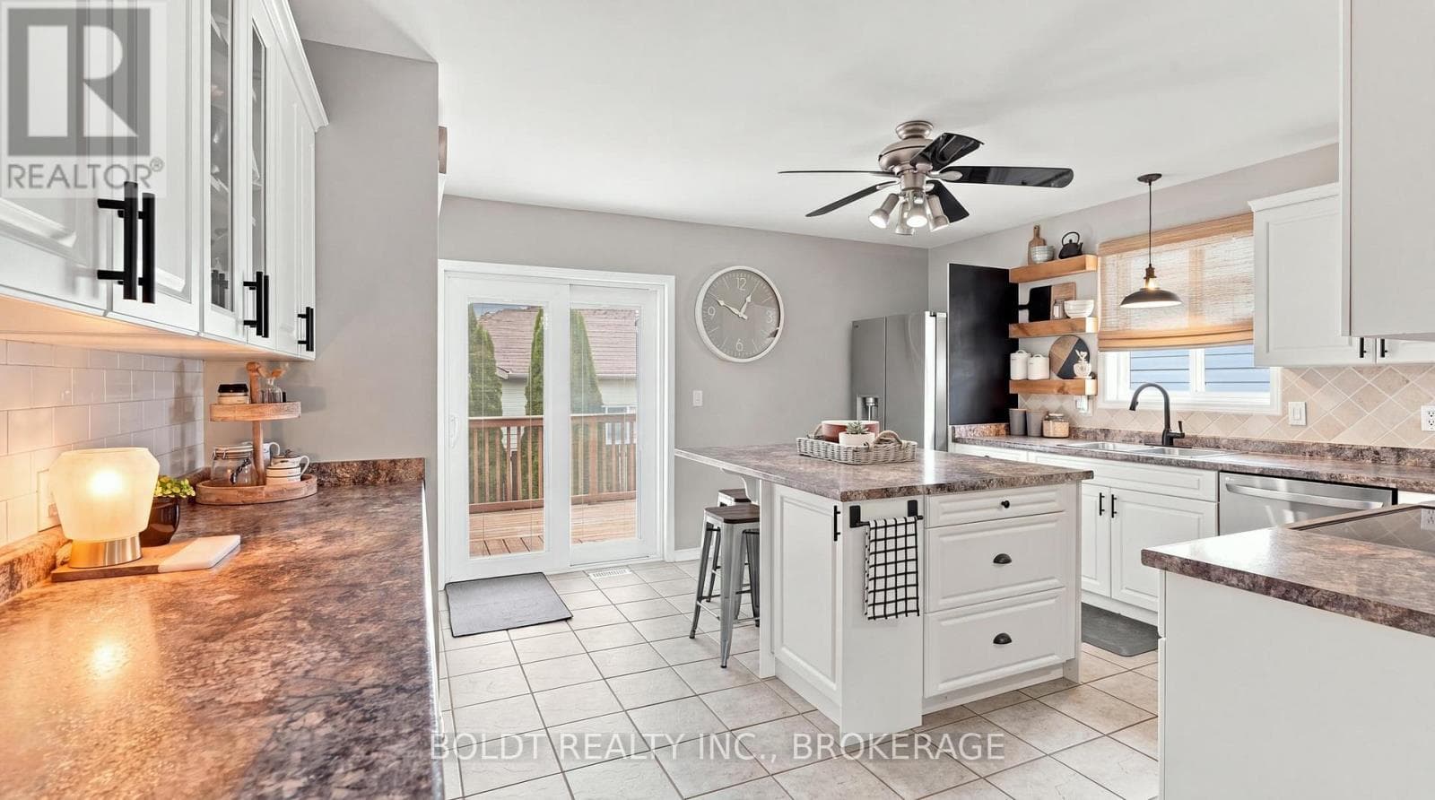 Single Family at 4 Mason Drive, Pelham (Fonthill), Ontario - Photo 9 - RE/MAX Garden City Realty
