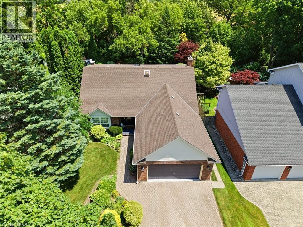 Single Family at 15 THE PROMENADE, Niagara-on-the-Lake, Ontario - Photo 3 - RE/MAX Garden City Realty