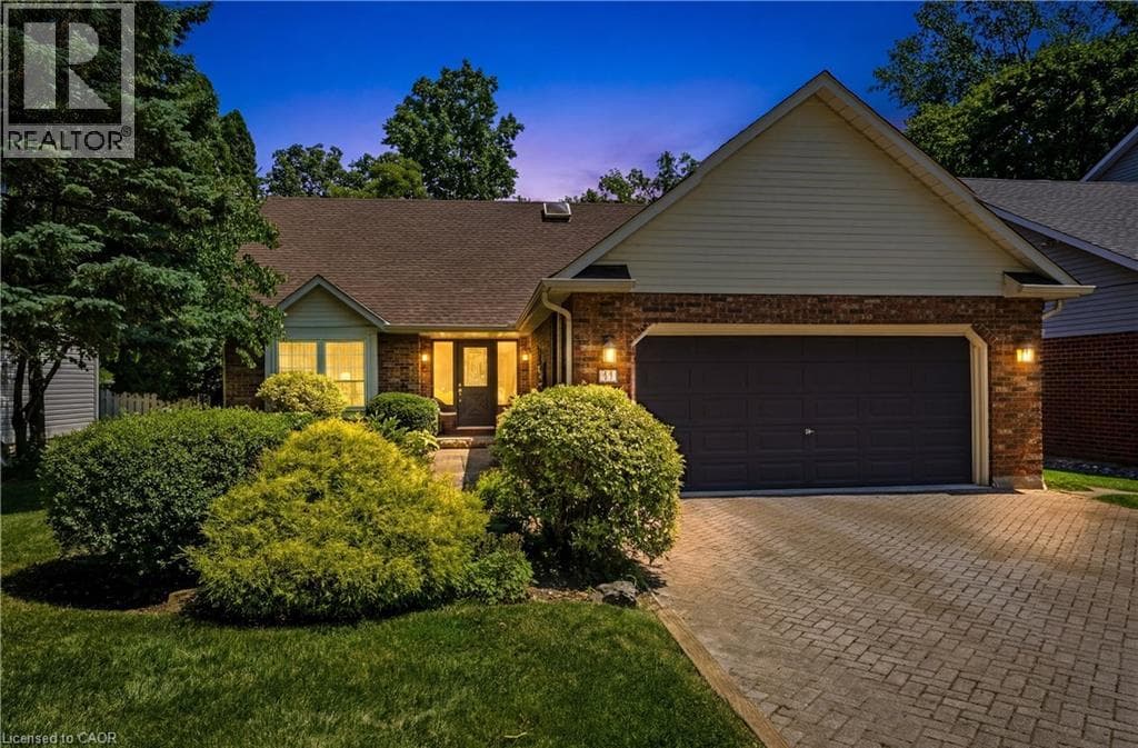 Single Family at 15 THE PROMENADE, Niagara-on-the-Lake, Ontario - Photo 4 - RE/MAX Garden City Realty