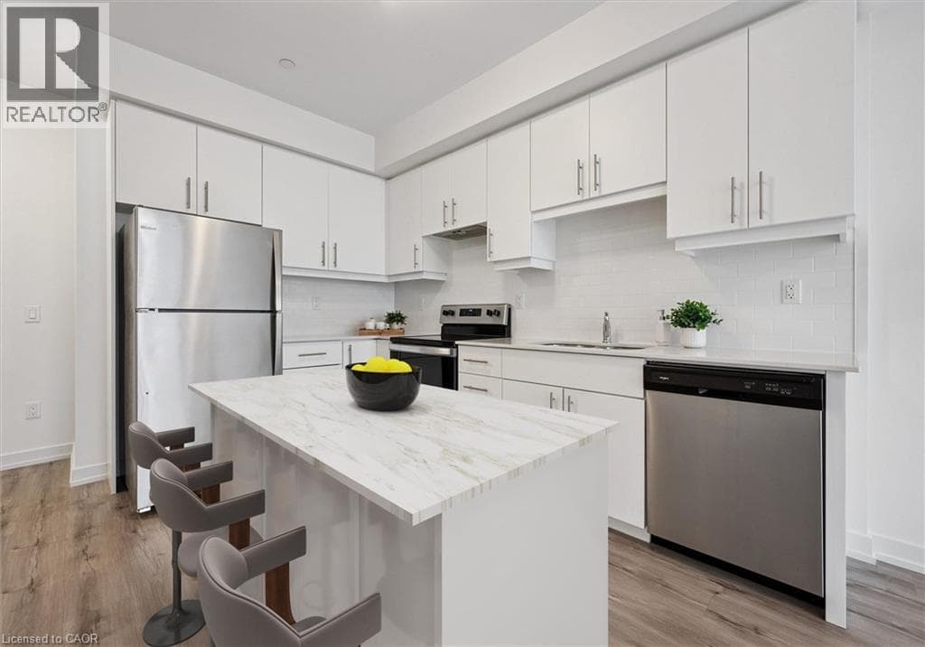 Single Family at 521- 251 NORTHFIELD Drive, Waterloo, Ontario - Photo 10 - RE/MAX Garden City Realty