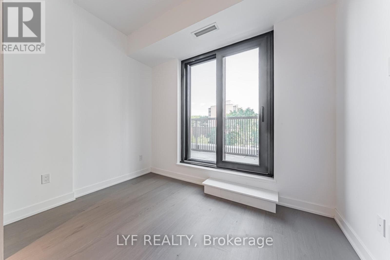 Single Family at 826- 91 Montclair Avenue, Toronto (Forest Hill South), Ontario - Photo 8 - RE/MAX Garden City Realty