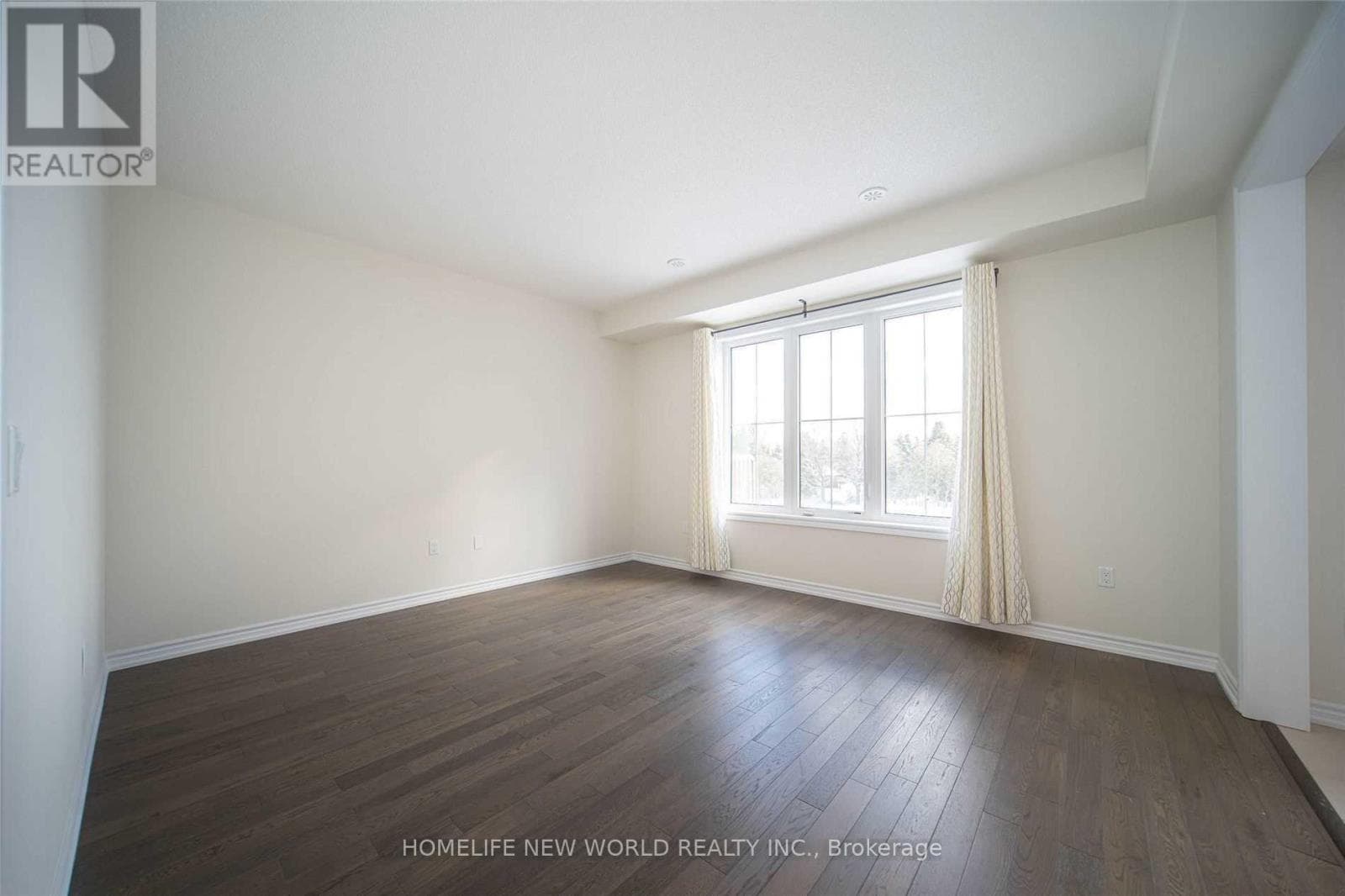 Single Family at 5 Delft Drive, Markham (Victoria Square), Ontario - Photo 8 - RE/MAX Garden City Realty
