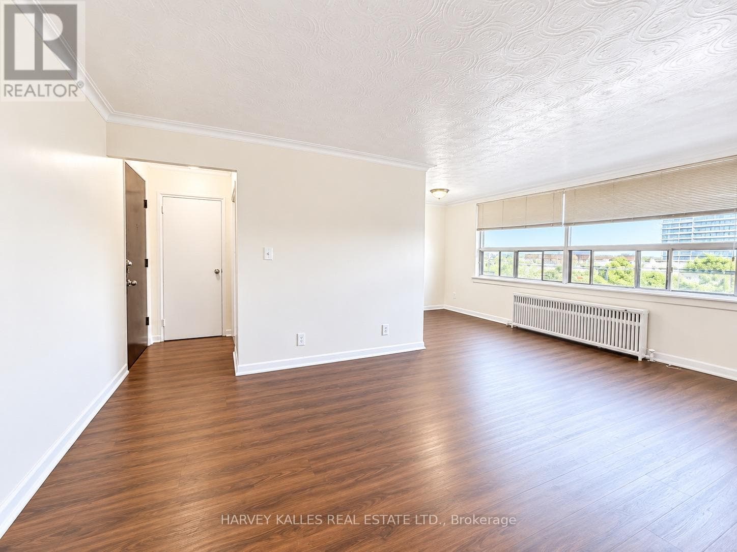 Multi-family at 402- 1490 Eglinton Avenue, Toronto (Briar Hill-Belgravia), Ontario - Photo 3 - RE/MAX Garden City Realty
