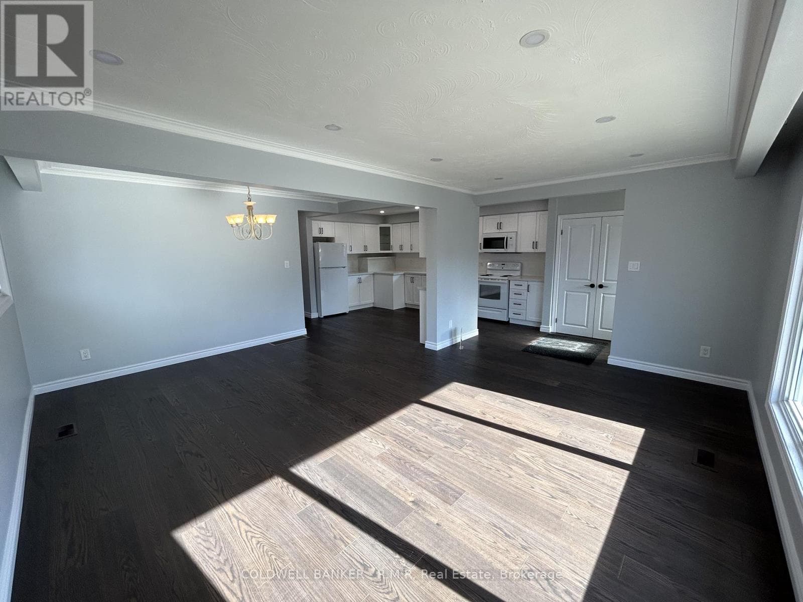 Multi-family at Main- 125 Cabot Street, Oshawa (Vanier), Ontario - Photo 4 - RE/MAX Garden City Realty
