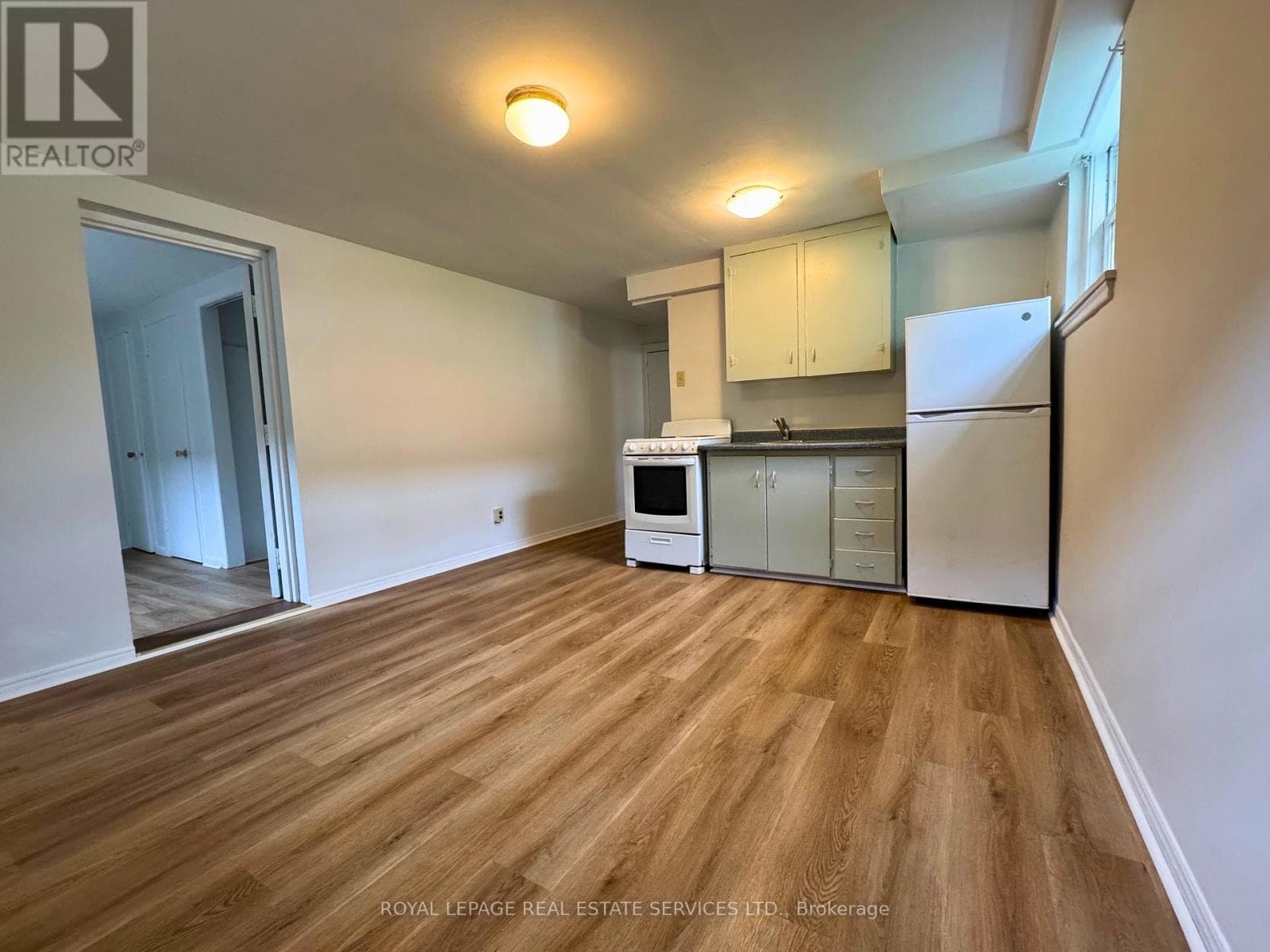 Single Family at 20 Park Boulevard, Toronto (Long Branch), Ontario - Photo 4 - RE/MAX Garden City Realty