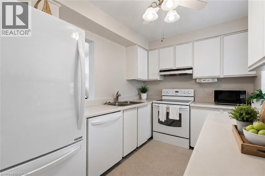 Single Family at 46- 122 LAKESHORE Road, St. Catharines, Ontario - Photo 8 - RE/MAX Garden City Realty