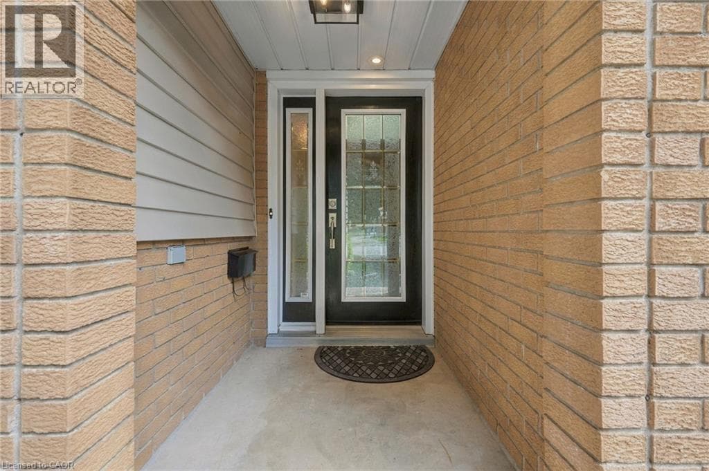 Single Family at 39 ROSEMOUNT Avenue, Port Colborne, Ontario - Photo 4 - RE/MAX Garden City Realty