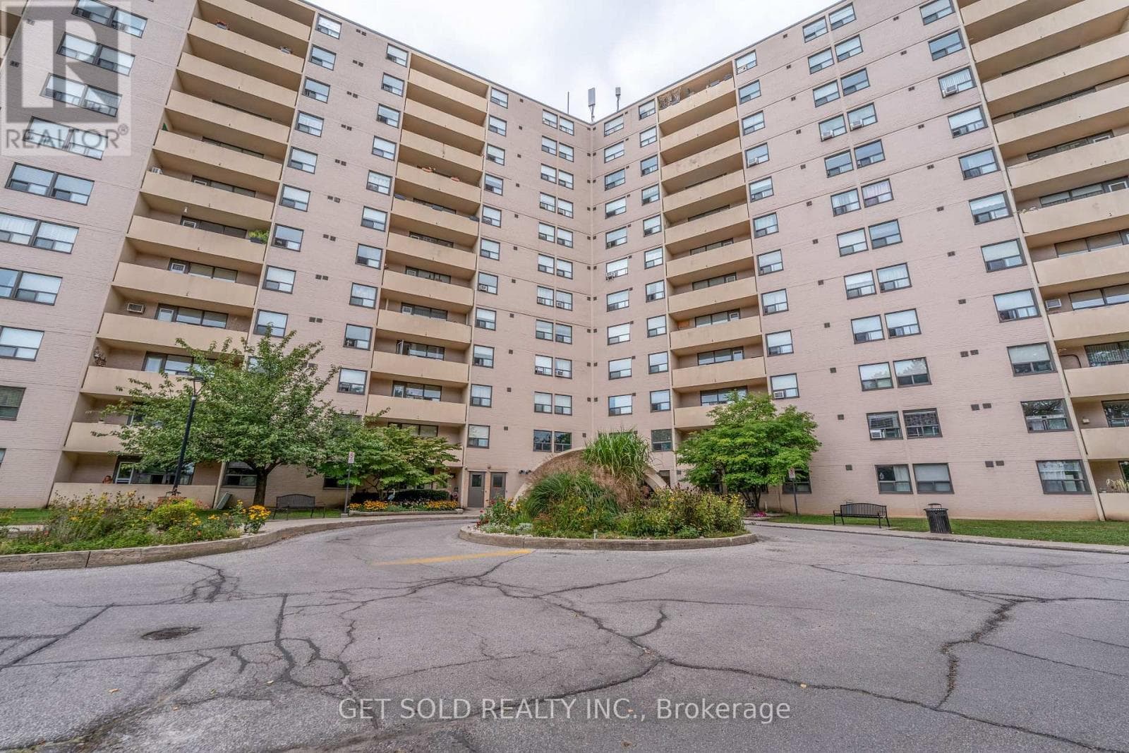 405- 700 Dynes Road