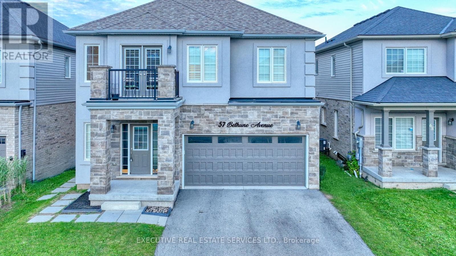 Single Family at Upper- 57 Bethune Avenue, Welland (Lincoln/Crowland), Ontario - Photo 6 - RE/MAX Garden City Realty