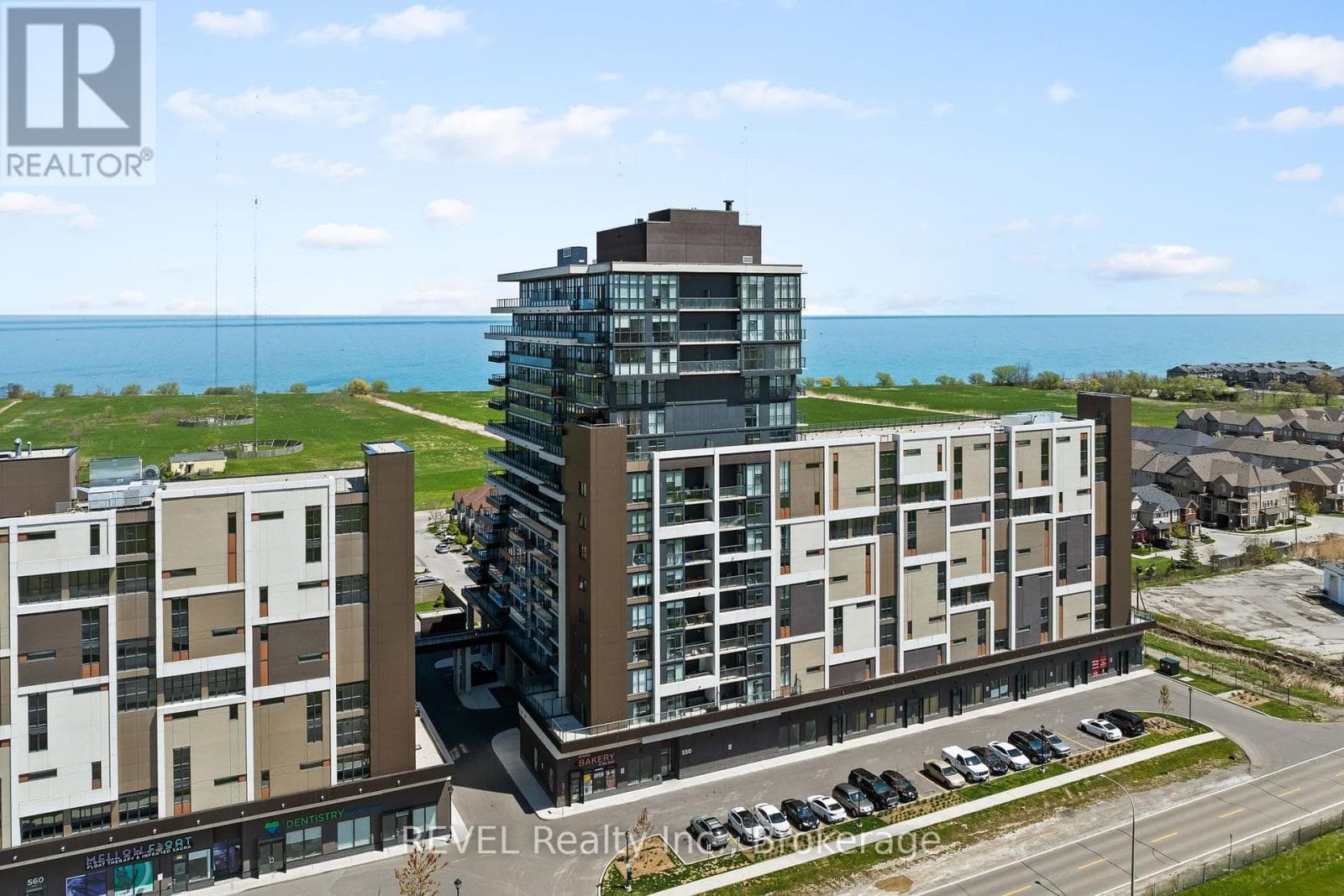 501- 550 North Service Road