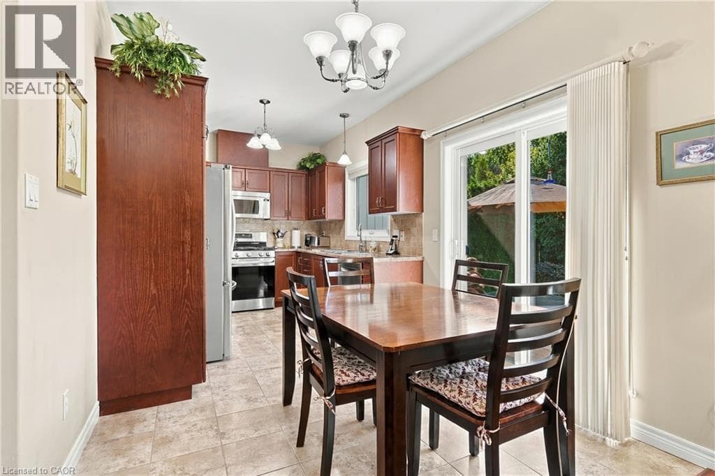 Single Family at 44- 31 BOOK Road, Grimsby, Ontario - Photo 10 - RE/MAX Garden City Realty