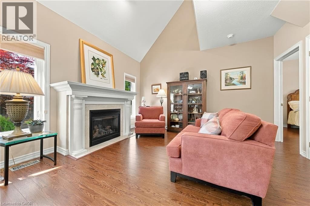 Single Family at 44- 31 BOOK Road, Grimsby, Ontario - Photo 7 - RE/MAX Garden City Realty