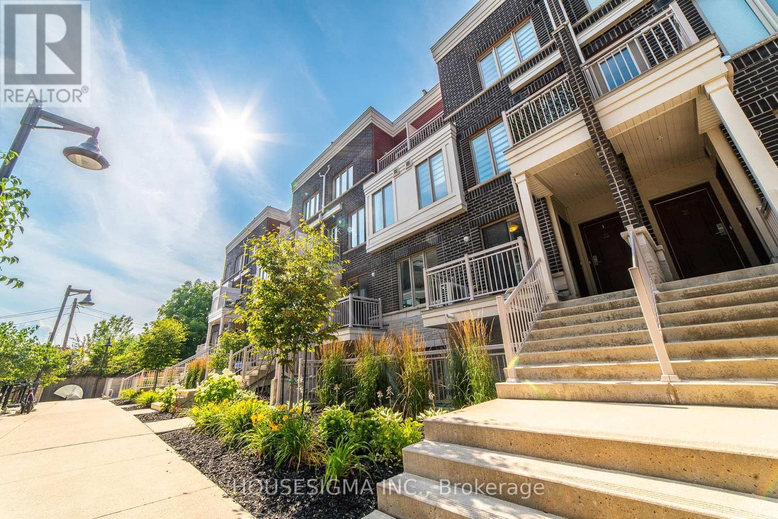 Single Family at 23- 140 Long Branch Avenue, Toronto (Long Branch), Ontario - Photo 3 - RE/MAX Garden City Realty