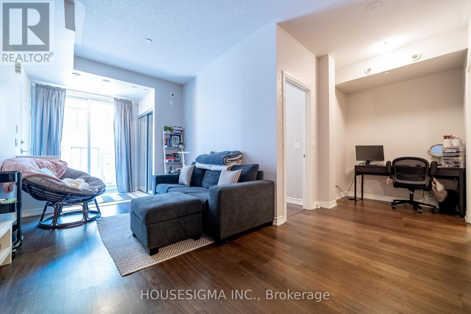 Single Family at 23- 140 Long Branch Avenue, Toronto (Long Branch), Ontario - Photo 4 - RE/MAX Garden City Realty