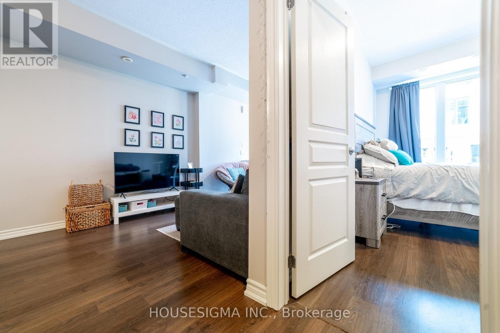 Single Family at 23- 140 Long Branch Avenue, Toronto (Long Branch), Ontario - Photo 6 - RE/MAX Garden City Realty